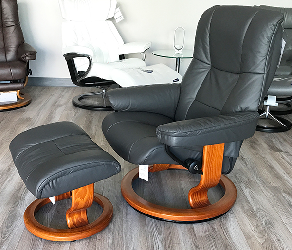 Stressless Chelsea Small Mayfair Paloma Rock Leather Recliner Chair and Ottoman by Ekornes