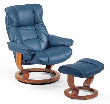 Stressless Mayfair Classic Wood Base Recliner Chair and Ottoman