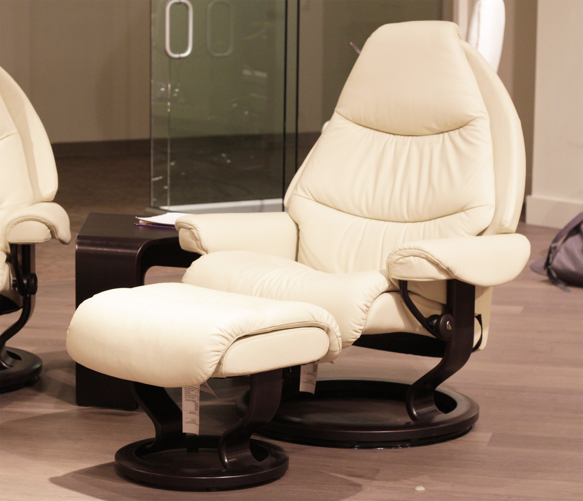 Stressless Voyager Paloma Light Grey Leather Recliner Chair by Ekornes