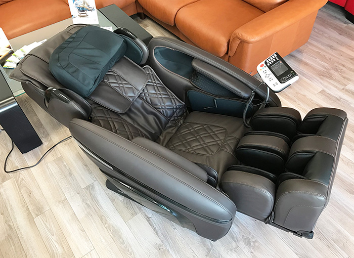 Reclined Osaki OS-7200H Pinnacle Executive Zero Gravity Massage Chair Recliner